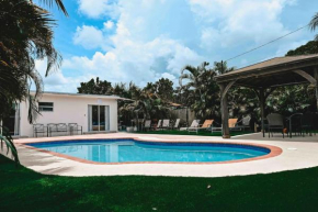 4/2 Amazing pool house 2,9mi from Hollywood Beach
